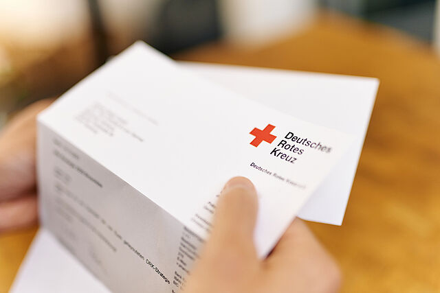 Brief mit DRK-Logo